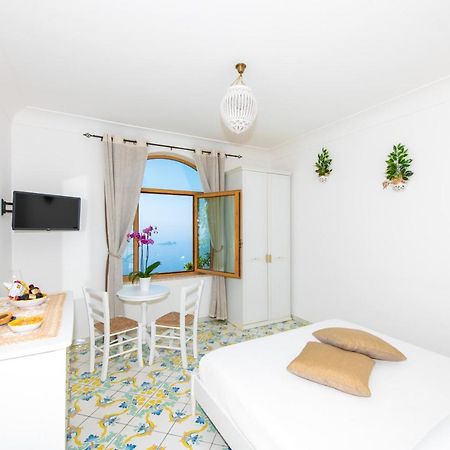 La Borragine Rooms Positano Exterior photo