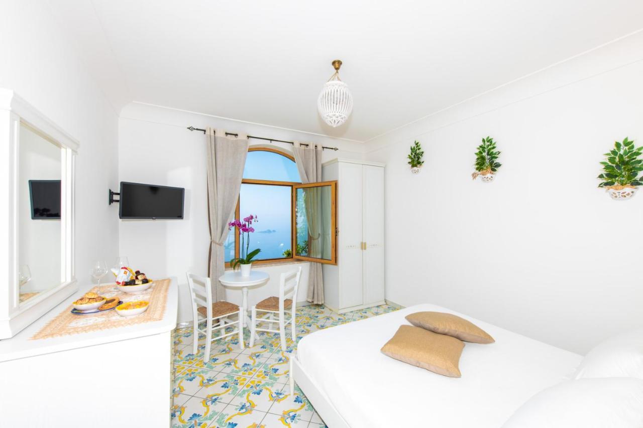 La Borragine Rooms Positano Exterior photo