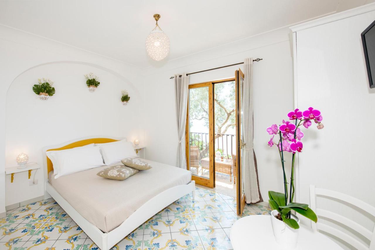 La Borragine Rooms Positano Exterior photo