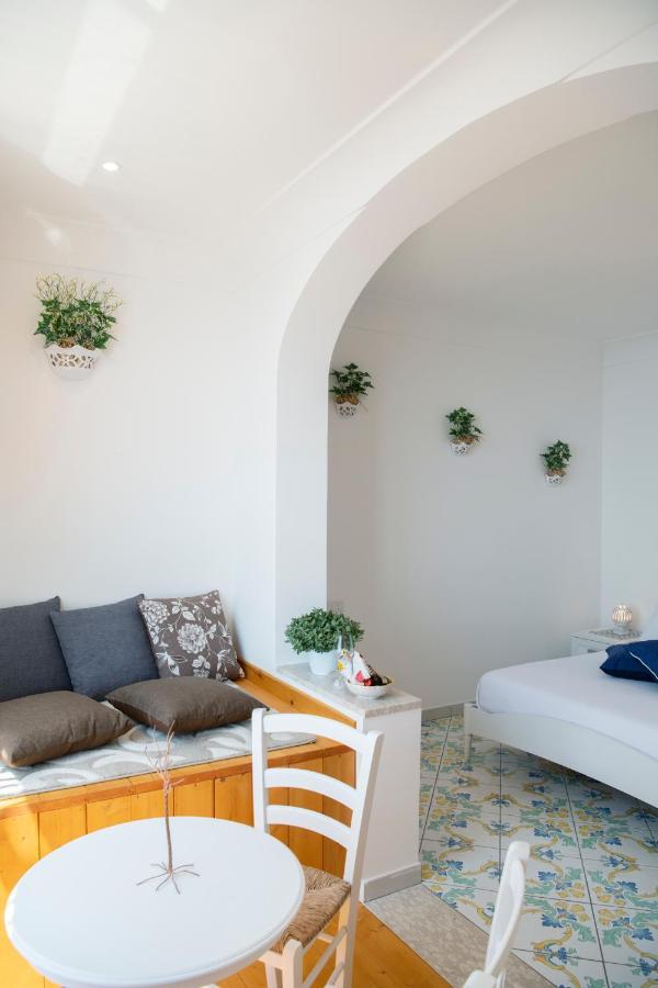 La Borragine Rooms Positano Exterior photo